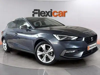 Usado Seat Leon FR 116 CV (85 kW) 2025 Gris Berlina