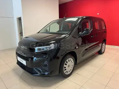 Nuevo Opel Combo S 100 CV (73 kW) 2025 Negro Monovolumen