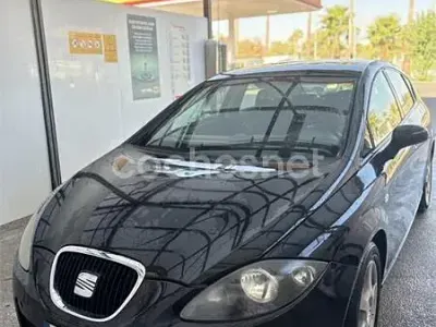 Usado Seat Leon Reference 105 CV (77 kW) 2005 Negro Utilitario