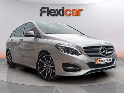 Usado Mercedes B200 139 CV (102 kW) 2018 Gris Monovolumen