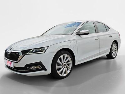 Usado Skoda Octavia Style 204 CV (150 kW) 2022 Blanco Berlina