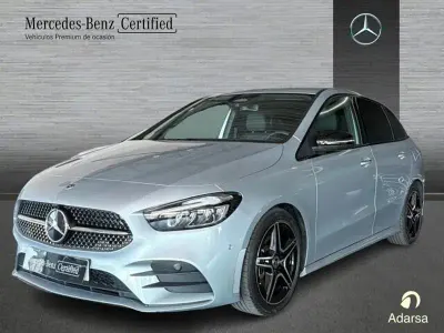 Usado Mercedes B200 150 CV (110 kW) 2025 Gris / plata Utilitario