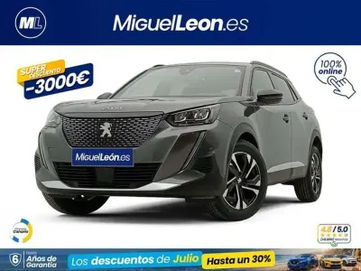 Usado Peugeot 2008 Allure 102 CV (75 kW) 2023 Gris SUV