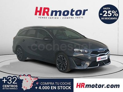 Usado Kia Ceed GT GT-Line 120 CV (88 kW) 2023 Gris / plata Familiar
