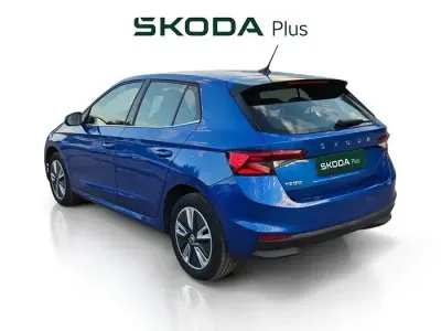Usado Skoda Fabia Ambition 110 CV (80 kW) 2022 Azul Utilitario