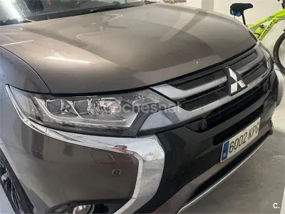 Usado Mitsubishi Outlander P-HEV 203 CV (149 kW) 2018 Marrón SUV