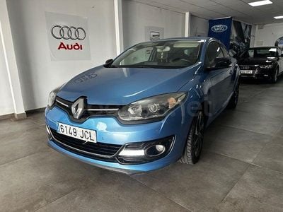 Usado Renault Mégane Bose Edition 130 CV (95 kW) 2015 Azul Coupe