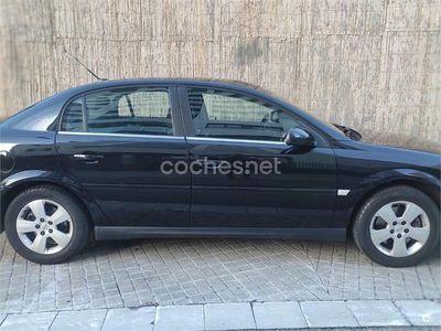 Usado Opel Vectra Elegance 177 CV (130 kW) 2004 Negro Berlina