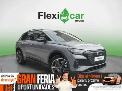 Usado Audi Q4 e-tron 150 kW (204 CV) 2021 Gris SUV