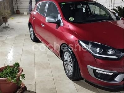 Begagnad Renault Mégane Business 110 HK (80 kW) 2014 Röd Sedan