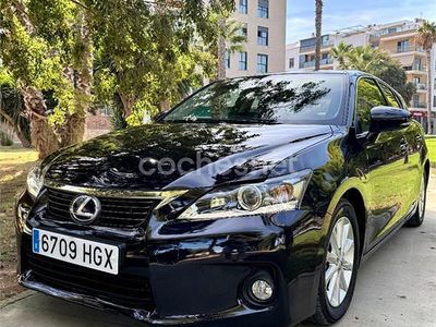 Lexus CT200h