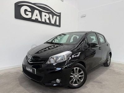 Używany Toyota Yaris Active 99 KM (72 kW) 2014 Czarny Hatchback