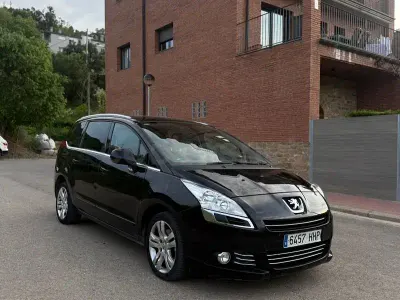 Usado Peugeot 5008 Sport 156 CV (114 kW) 2011 Negro Monovolumen
