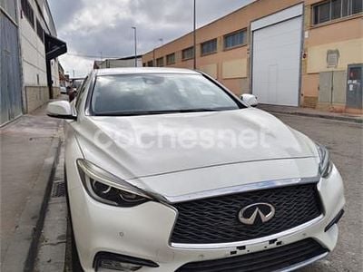 Infiniti Q30