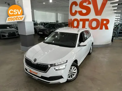 Usado Skoda Kamiq Selection 150 CV (110 kW) 2023 Blanco SUV