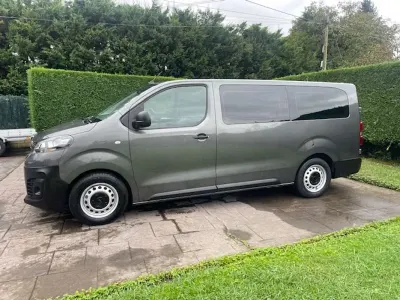 Usado Opel Vivaro S 145 CV (106 kW) 2022 Gris Monovolumen