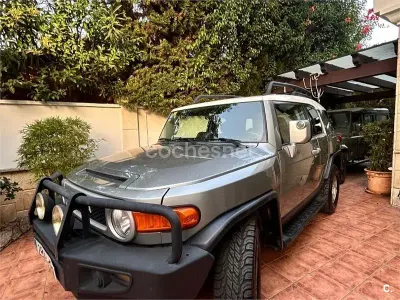 Usado Toyota Land Cruiser Limited 282 CV (207 kW) 2011 Gris / plata SUV