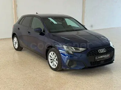 Usado Audi A3 116 CV (85 kW) 2021 Azul Berlina