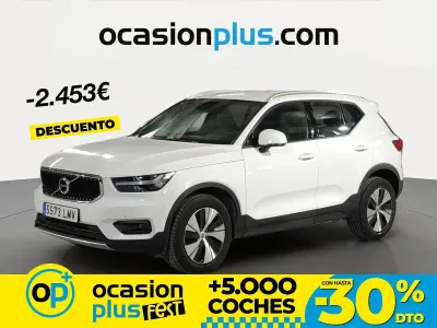 Begagnad Volvo XC40 Momentum 163 HK (119 kW) 2021 Vit SUV