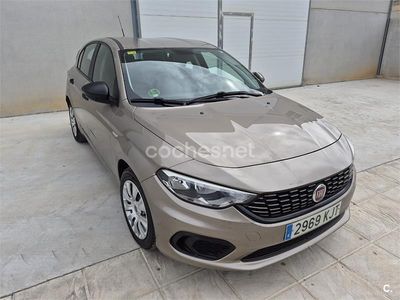 Usado Fiat Tipo Business 95 CV (69 kW) 2018 Beige Berlina