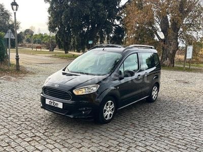 Negro Usado 2016 Ford Tourneo Courier Trend Monovolumen | 9495 € (Precio justo)