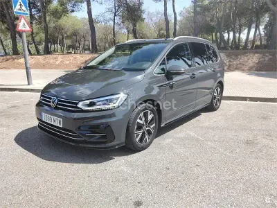 Usado VW Touran R-line 150 CV (110 kW) 2024 Gris / plata Monovolumen
