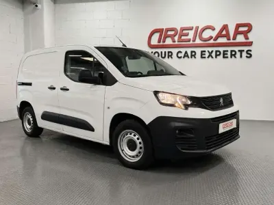 Usado Peugeot Partner Premium 102 CV (75 kW) 2021 Blanco Monovolumen