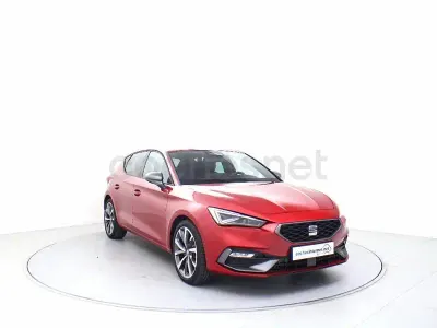 Usado Seat Leon FR 116 CV (85 kW) 2026 Rojo Berlina