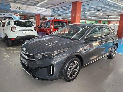 Usado Kia XCeed 120 CV (88 kW) 2023 Gris SUV