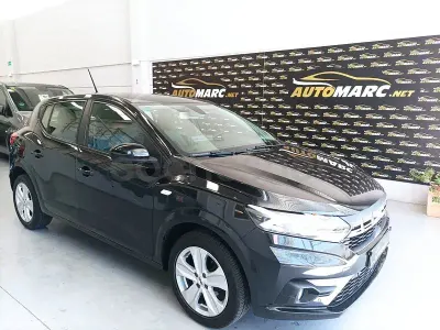 Usado Dacia Sandero Expression 101 CV (74 kW) 2023 Negro Berlina