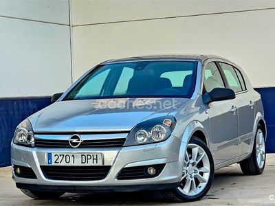 Usado Opel Astra Sport 120 CV (88 kW) 2006 Gris / plata Familiar