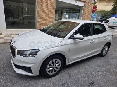 Usado Skoda Fabia Ambition 80 CV (58 kW) 2022 Blanco Utilitario