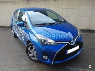 Usado Toyota Yaris City 69 CV (50 kW) 2016 Azul Berlina