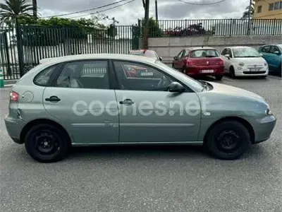 Usado Seat Ibiza 75 CV (55 kW) 2002 Verde Utilitario