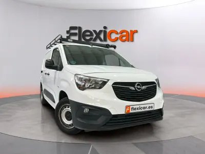 Usado Opel Combo Expression 100 CV (73 kW) 2019 Blanco Monovolumen