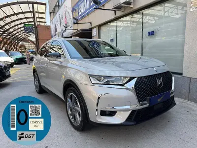 Usado DS Automobiles DS7 Crossback Performance 225 CV (165 kW) 2022 Gris / plata SUV