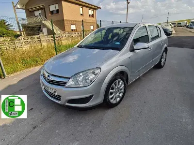 Usado Opel Astra Enjoy 105 CV (77 kW) 2007 Gris / plata Berlina