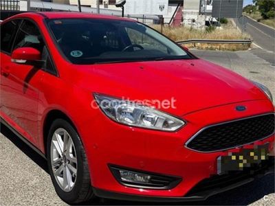 Begagnad Ford Focus Business Edition 125 HK (91 kW) 2016 Röd Sedan