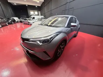 Usado Toyota C-HR Advance 122 CV (89 kW) 2019 Gris SUV