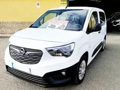 Usado Opel Combo Life Elegance 100 HP (73 kW) 2020 Branco