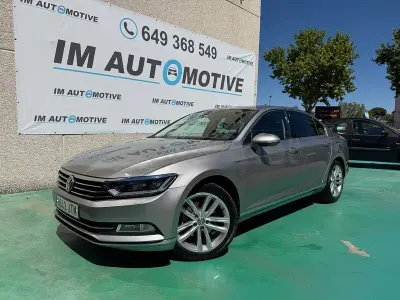 Usado VW Passat Sportline 190 CV (139 kW) 2016 Gris / plata Berlina