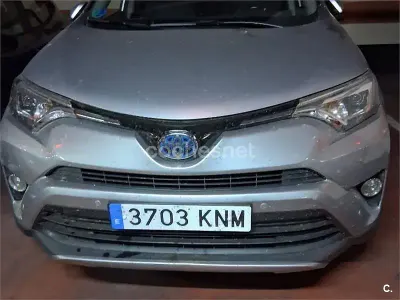Usado Toyota RAV4 Hybrid 197 CV (144 kW) 2018 Gris / plata SUV