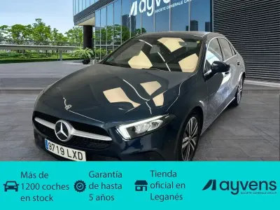 Usado Mercedes A180 116 CV (85 kW) 2022 Azul Berlina
