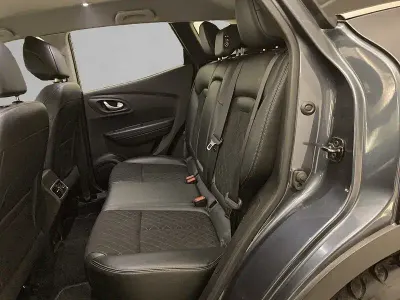 Usado Renault Kadjar Zen 140 CV (102 kW) 2021 Gris SUV