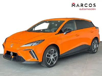 Begagnad MG MG4 EV Luxury 150 kW (204 HK) 2024 Halvkombi