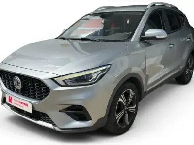 Usado MG ZS Comfort 111 CV (81 kW) 2022 Gris / plata SUV