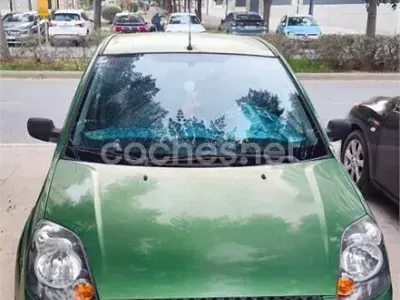 Usado Ford Fiesta Ambiente 68 CV (50 kW) 2008 Verde Utilitario