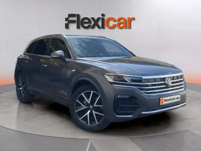 Second-hand VW Touareg 286 CP (210 kW) 2022 Gri SUV