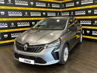 Usado Renault Clio Evolution 100 CV (73 kW) 2025 Gris Utilitario