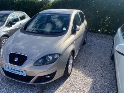 Usado Seat Altea Style 125 CV (91 kW) 2009 Marrón Monovolumen